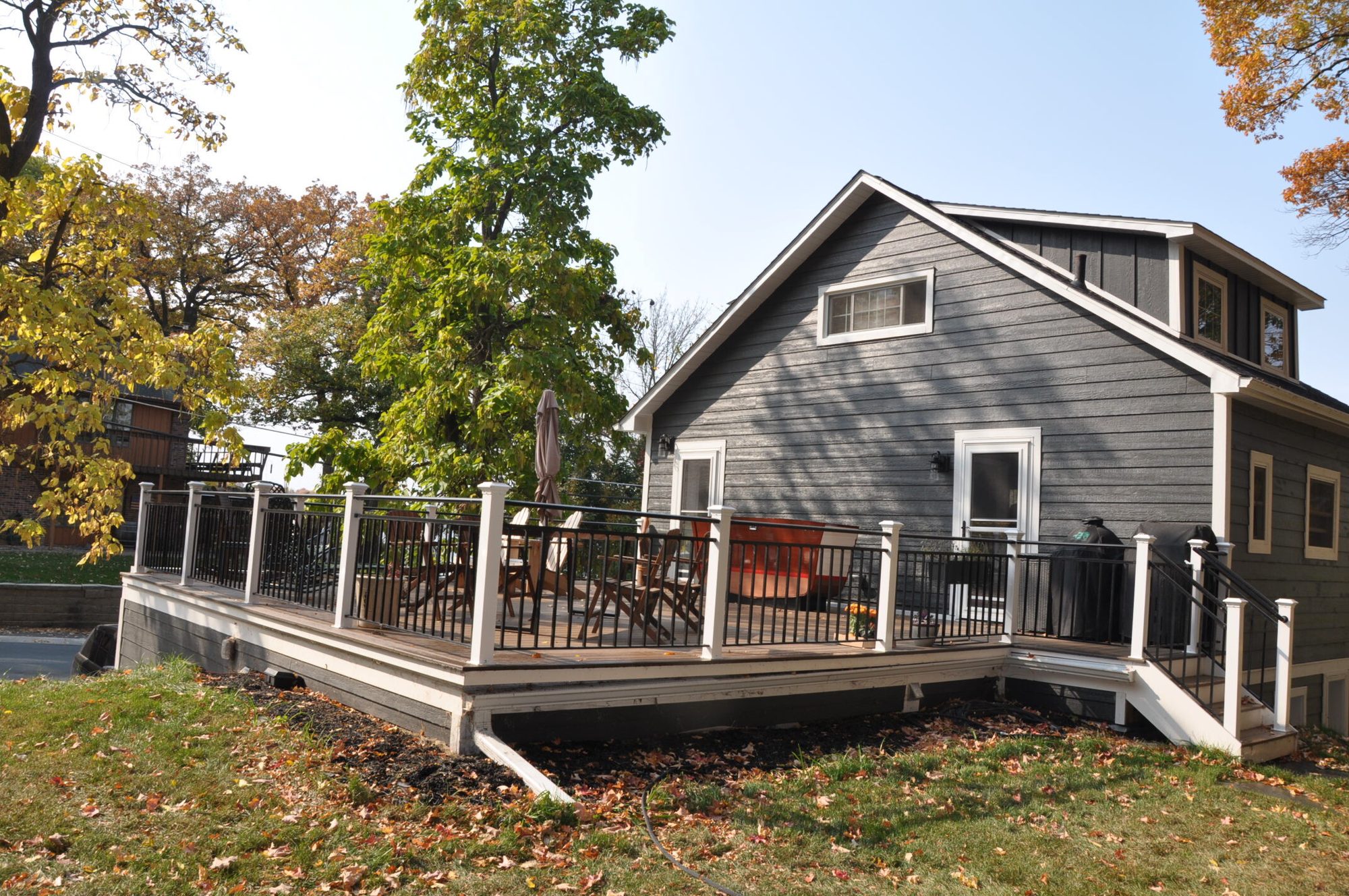 Trex deck with aluminum railing in Mound, MN by BN Builders